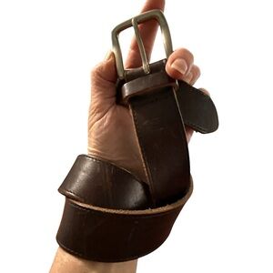 Tommy Hilfiger brown leather minimalist belt silver buckle gender neutral 30-32